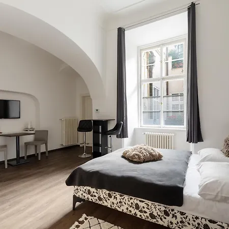 Appart hôtel Old Town Square By Emblem 5*