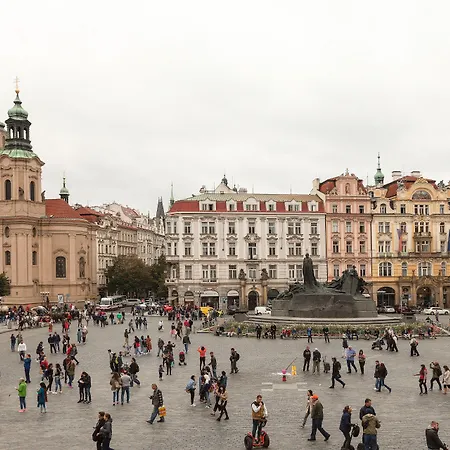 Old Town Square By Emblem Appart hôtel