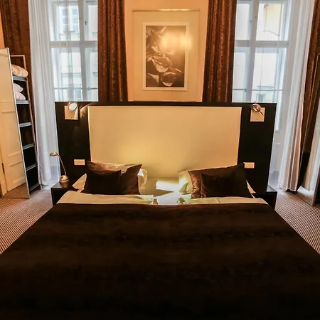 Appart hôtel Old Town Square By Emblem 5*