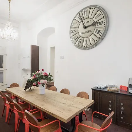 Old Town Square By Emblem Aparthotel Prague