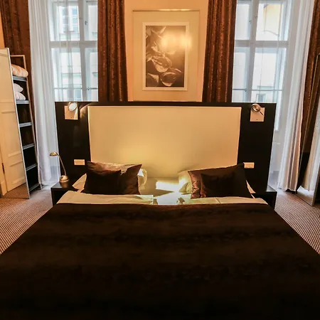 Old Town Square By Emblem Apartmanhotel Prága