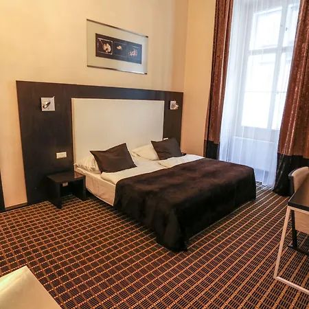 Old Town Square By Emblem Aparthotel 5*