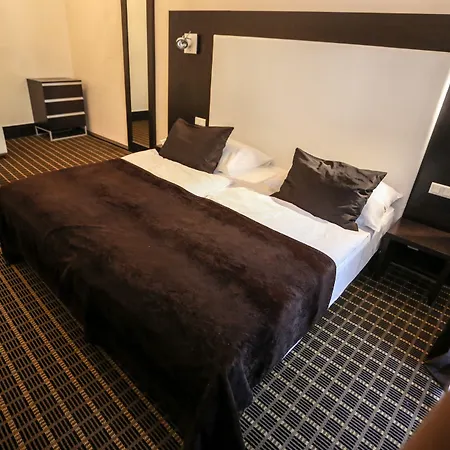 Old Town Square By Emblem Apartmanhotel 5*
