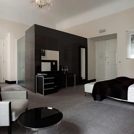 Old Town Square By Emblem Apartmanhotel Prága