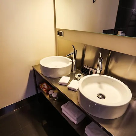 Old Town Square By Emblem Apartmanhotel 5*