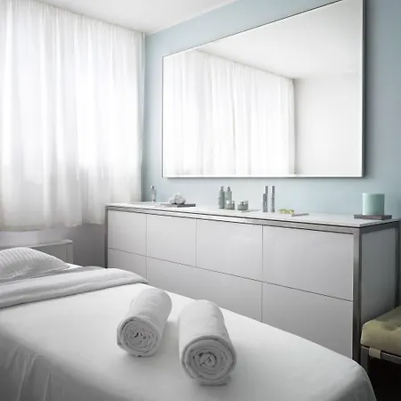 Old Town Square By Emblem Aparthotel 5*