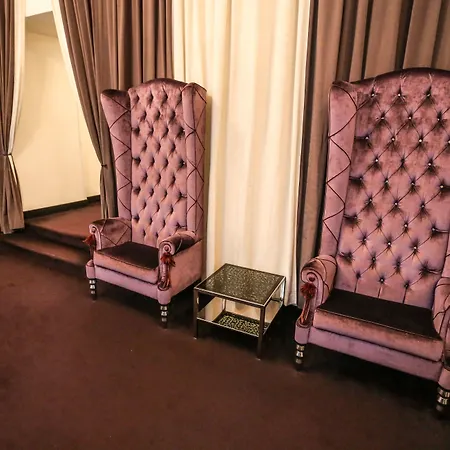 Apartmanhotel Old Town Square By Emblem 5*