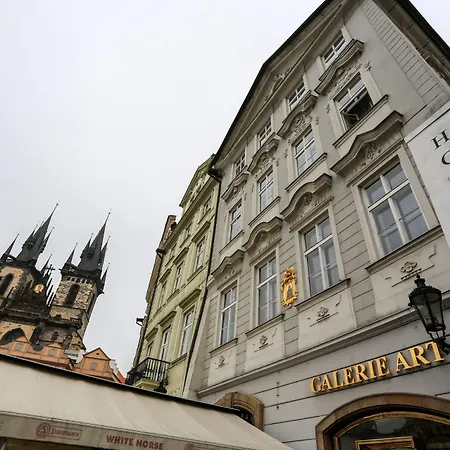 Old Town Square By Emblem Apartmanhotel Prága