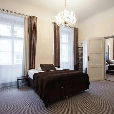 Old Town Square By Emblem Apartmanhotel Prága