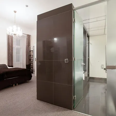 Apartmanhotel Old Town Square By Emblem 5*