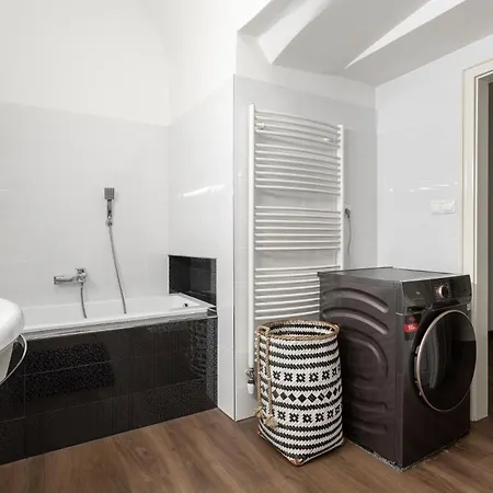 Old Town Square By Emblem Aparthotel Prague