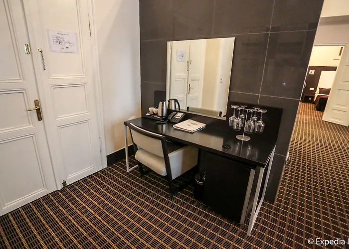 Old Town Square By Emblem Ξενοδοχείο με διαμερίσματα Πράγα