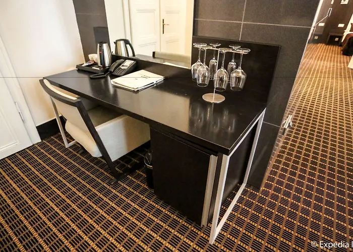 Ξενοδοχείο με διαμερίσματα Old Town Square By Emblem Πράγα