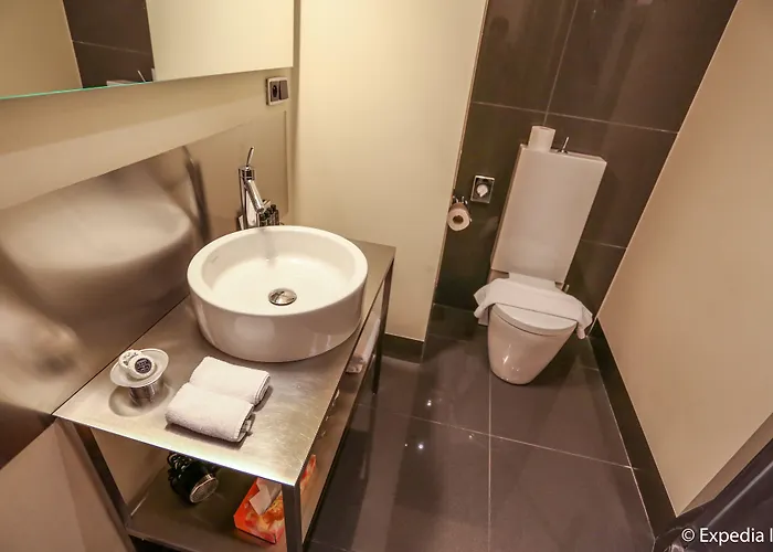 Old Town Square By Emblem Aparthotel 5*