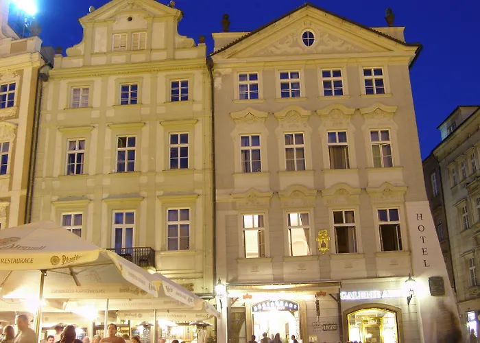 Old Town Square By Emblem Lägenhetshotell Prag