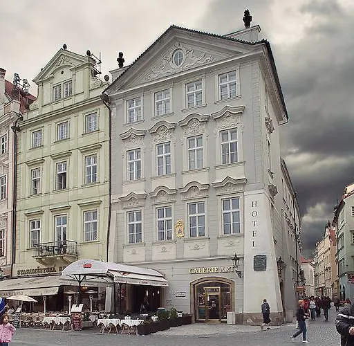 Old Town Square By Emblem Aparthotel 5*